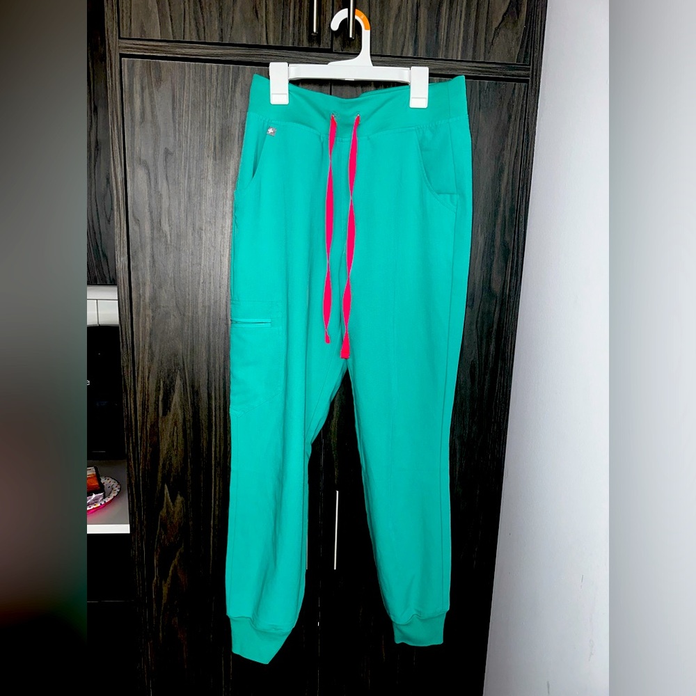 Figs Surgical Green Zamora Jogger - Petite S